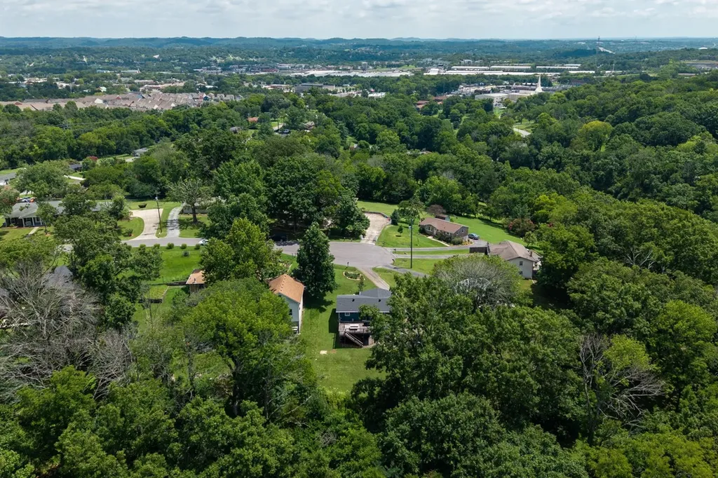 409 Rosehill Court Goodlettsville TN 37072