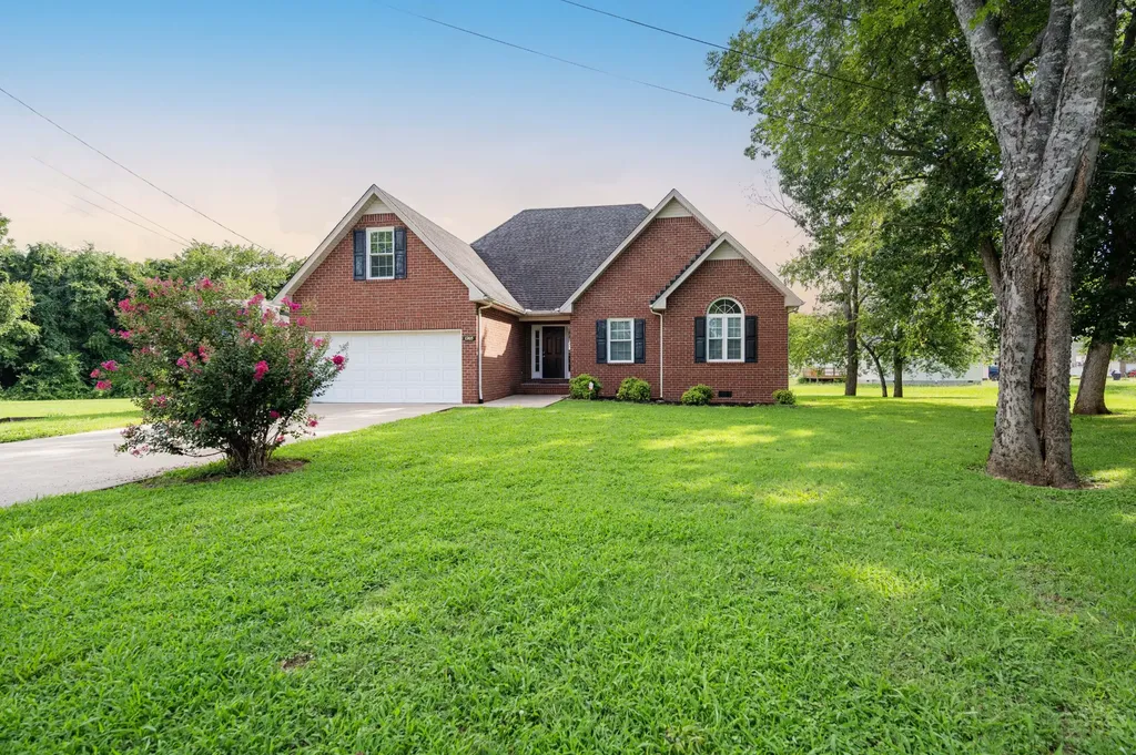 1205 Edgewood Court Murfreesboro TN 37130