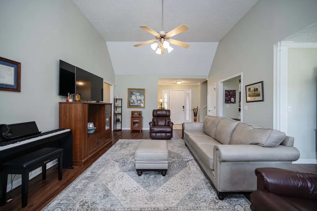1205 Edgewood Court Murfreesboro TN 37130