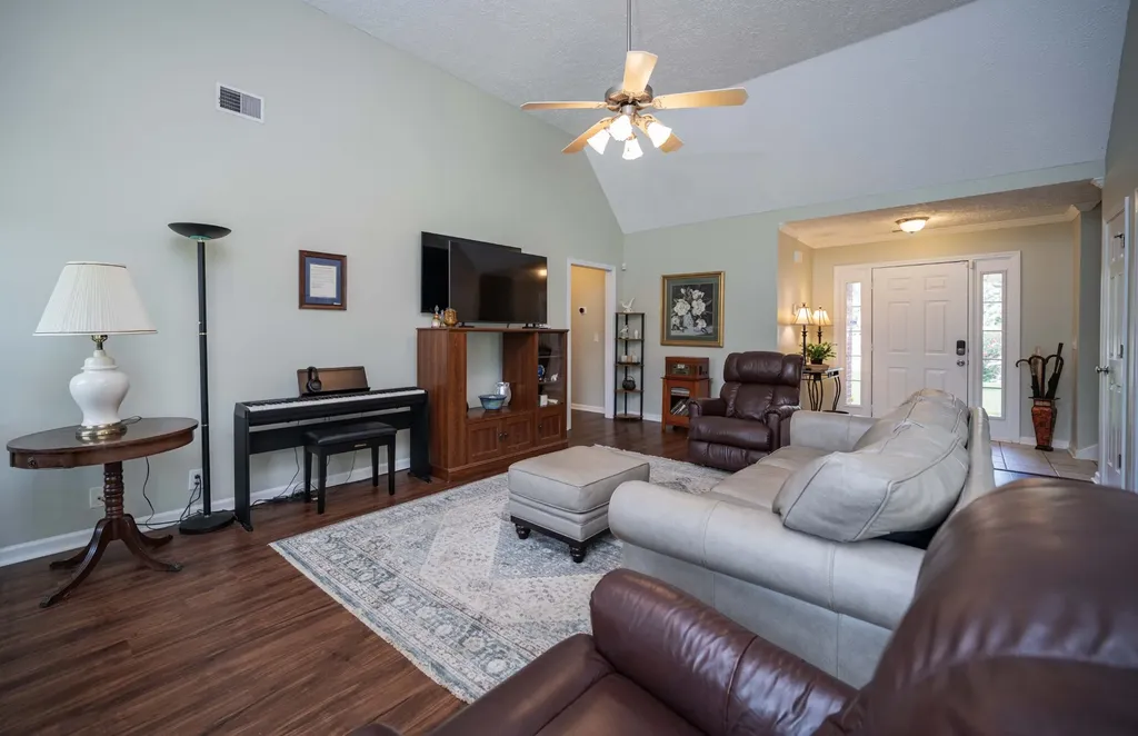1205 Edgewood Court Murfreesboro TN 37130