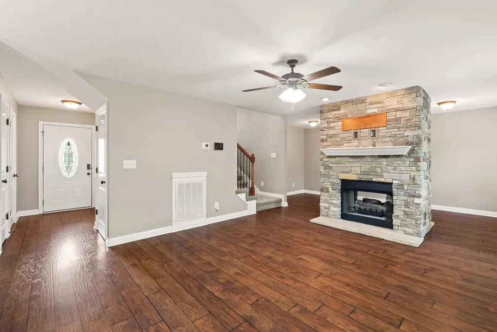 1928 Bell Chase Way Clarksville TN 37040