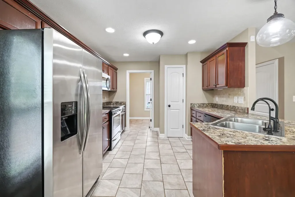 1928 Bell Chase Way Clarksville TN 37040