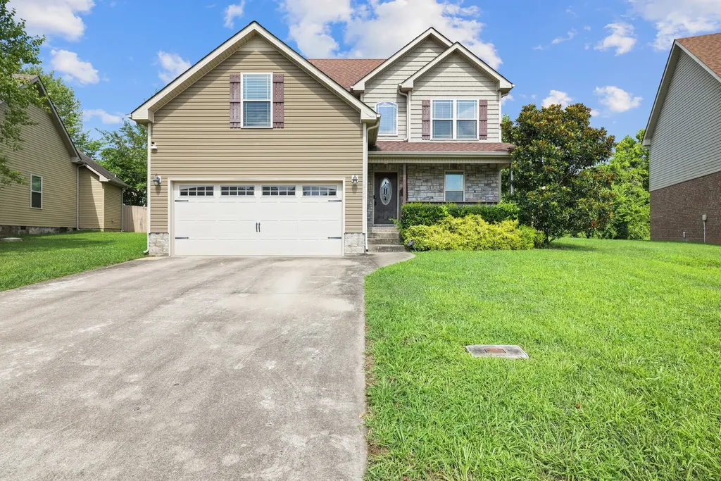 1928 Bell Chase Way Clarksville TN 37040