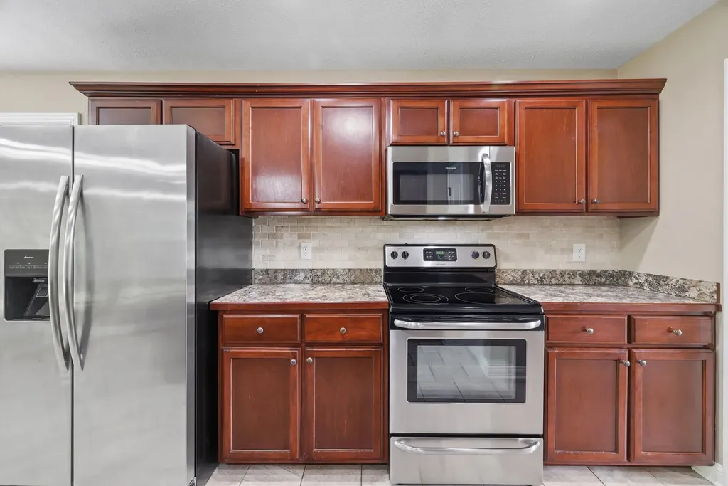 1928 Bell Chase Way Clarksville TN 37040