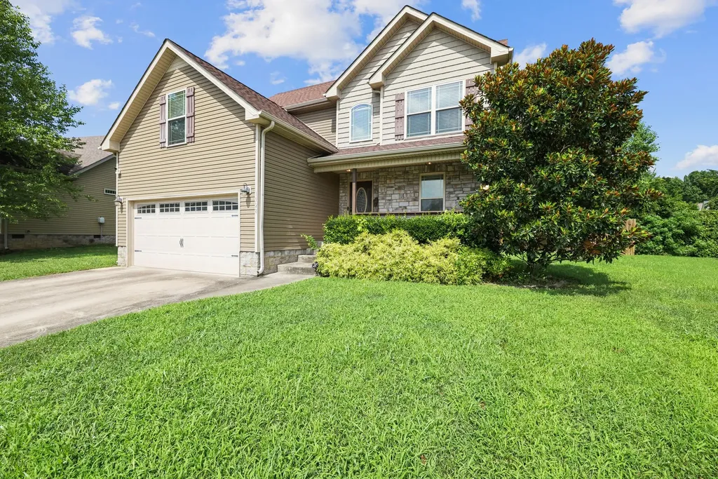1928 Bell Chase Way Clarksville TN 37040