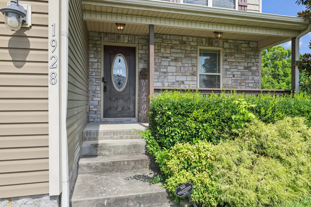 1928 Bell Chase Way Clarksville TN 37040