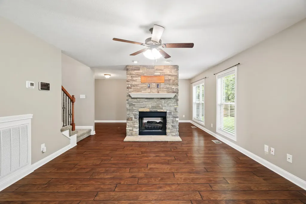1928 Bell Chase Way Clarksville TN 37040