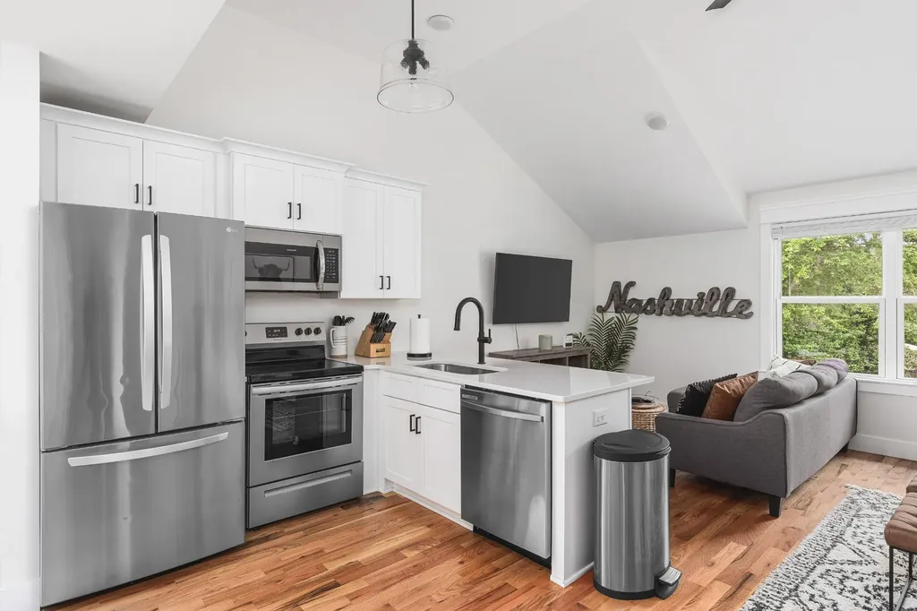 906A Lischey Avenue Nashville TN 37207