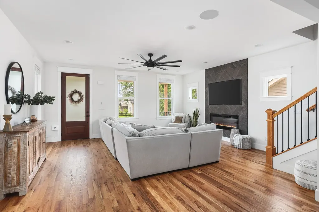 906A Lischey Avenue Nashville TN 37207