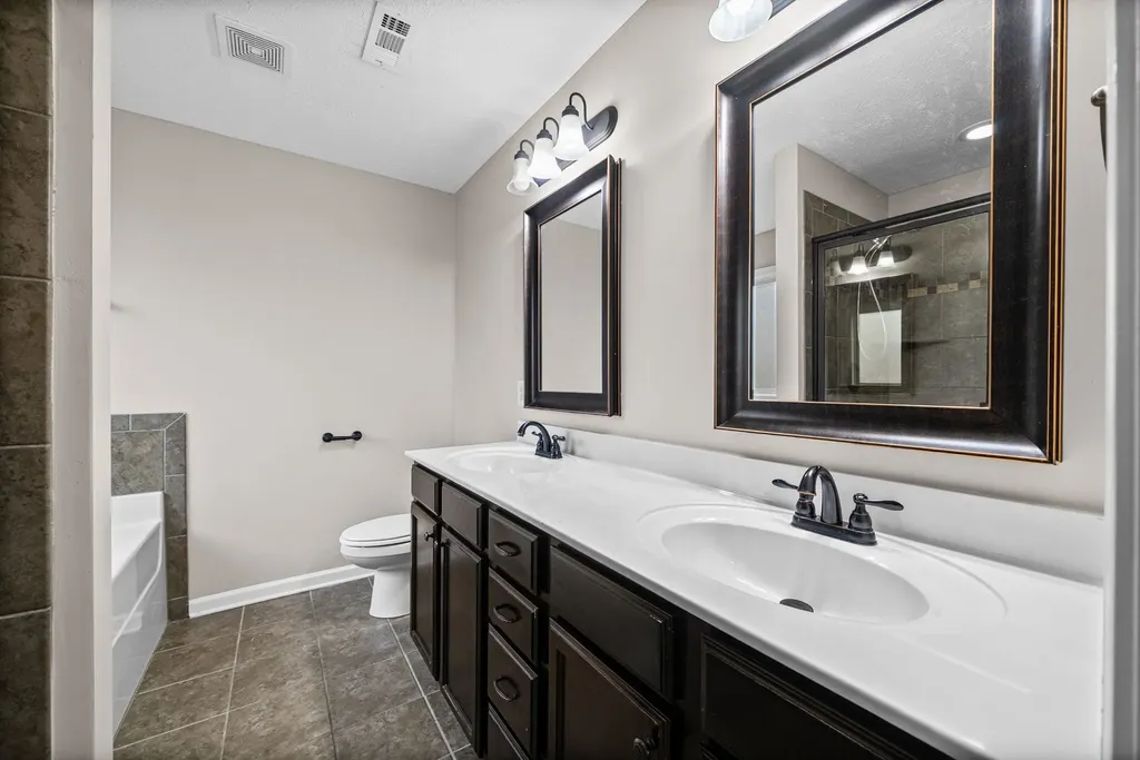 880 Cherry Blossom Lane Clarksville TN 37040