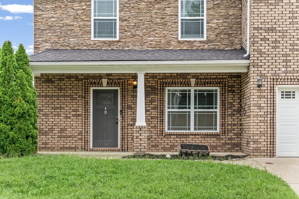 880 Cherry Blossom Lane Clarksville TN 37040