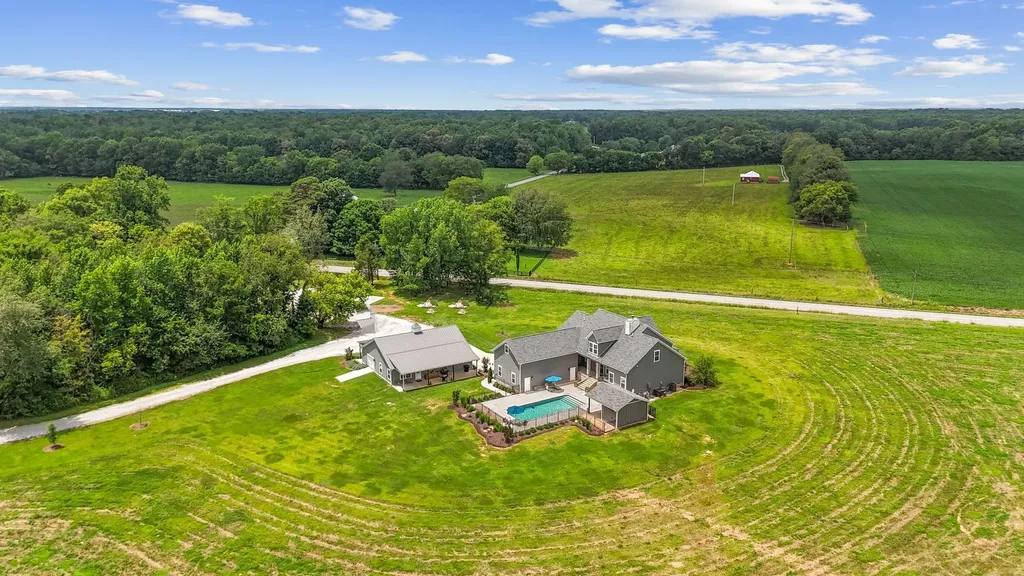 69 Meadows Road Hillsboro TN 37342