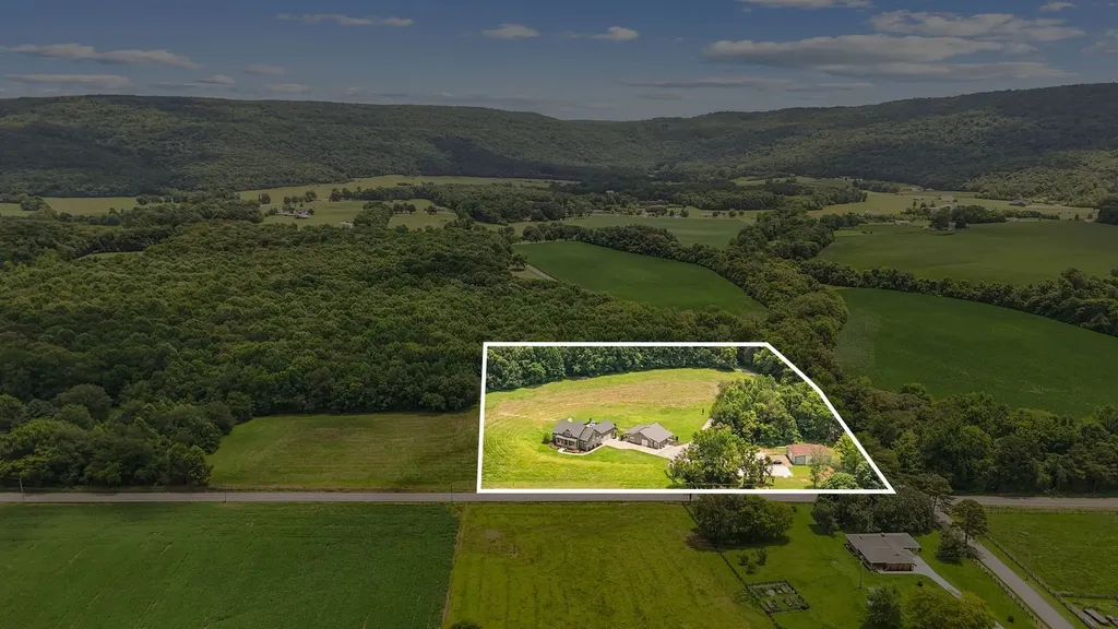 69 Meadows Road Hillsboro TN 37342