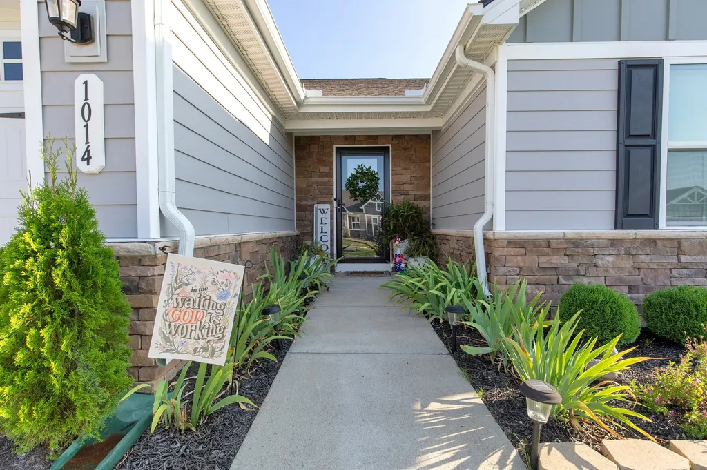 1014 Wilkinson Lane White House TN 37188