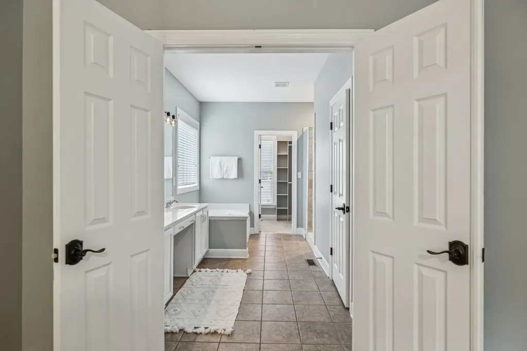 1113B Biltmore Drive Nashville TN 37204