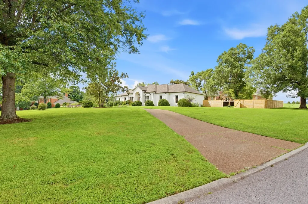 6436 Worchester Drive Nashville TN 37221