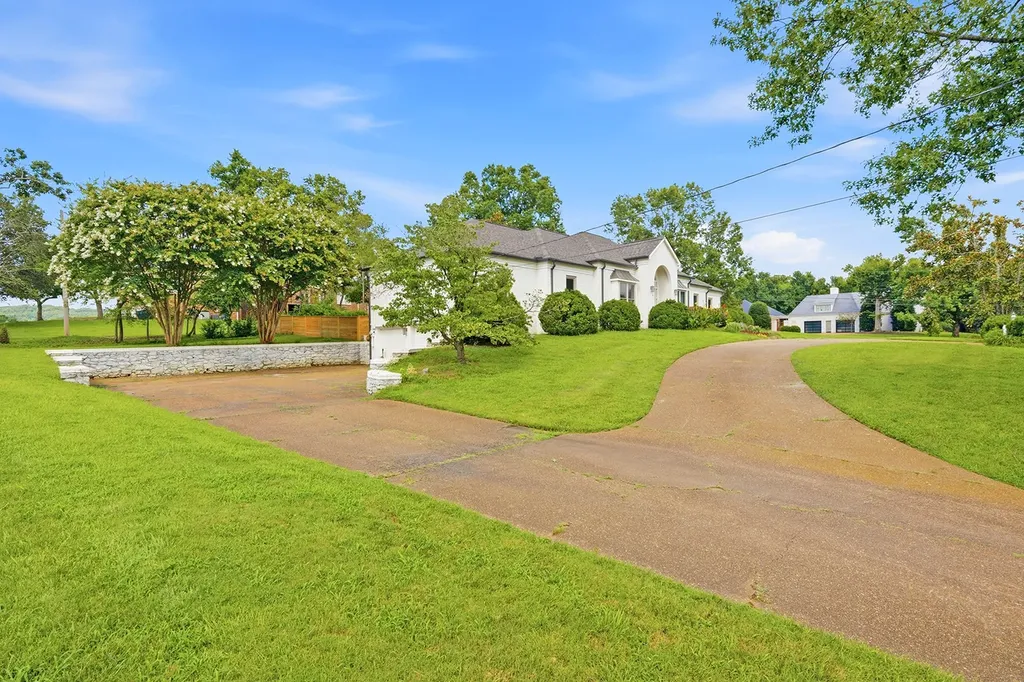 6436 Worchester Drive Nashville TN 37221