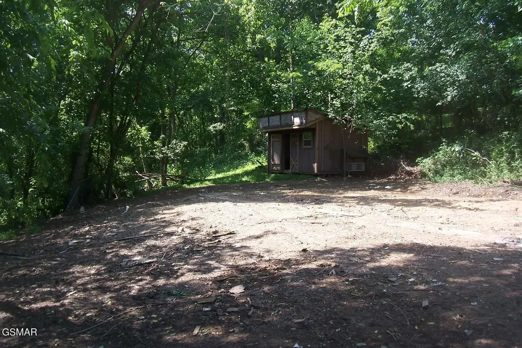 1 Chapman Highway Seymour TN 37865