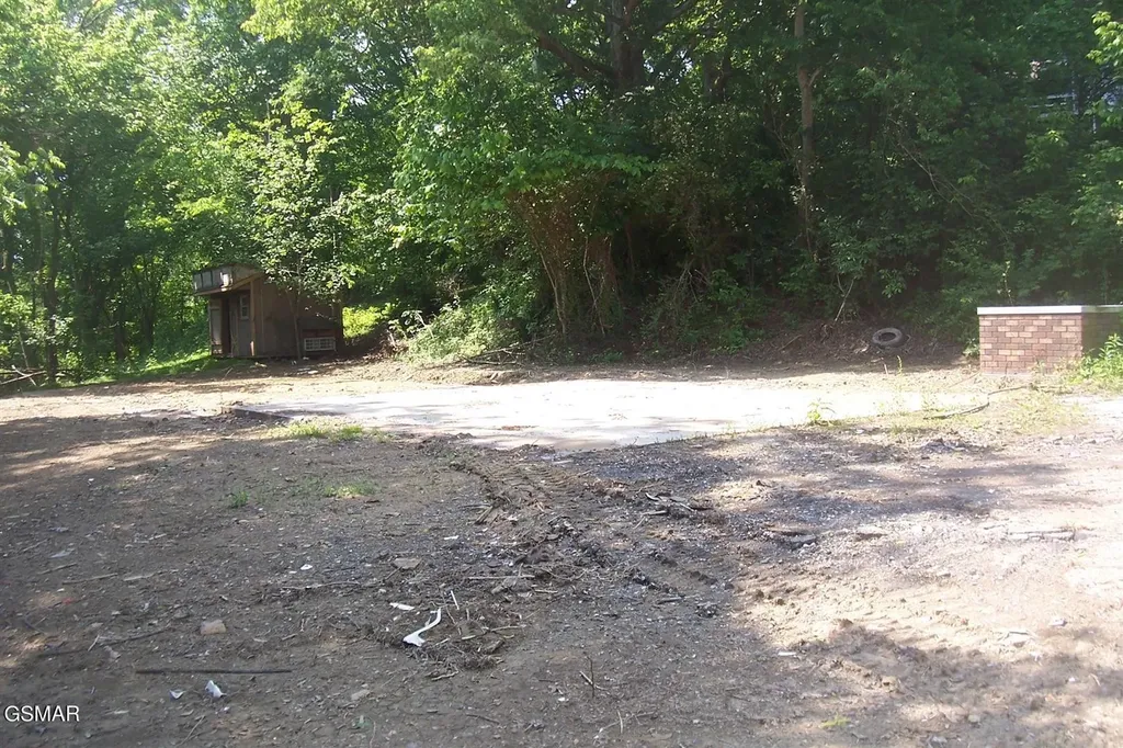 1 Chapman Highway Seymour TN 37865
