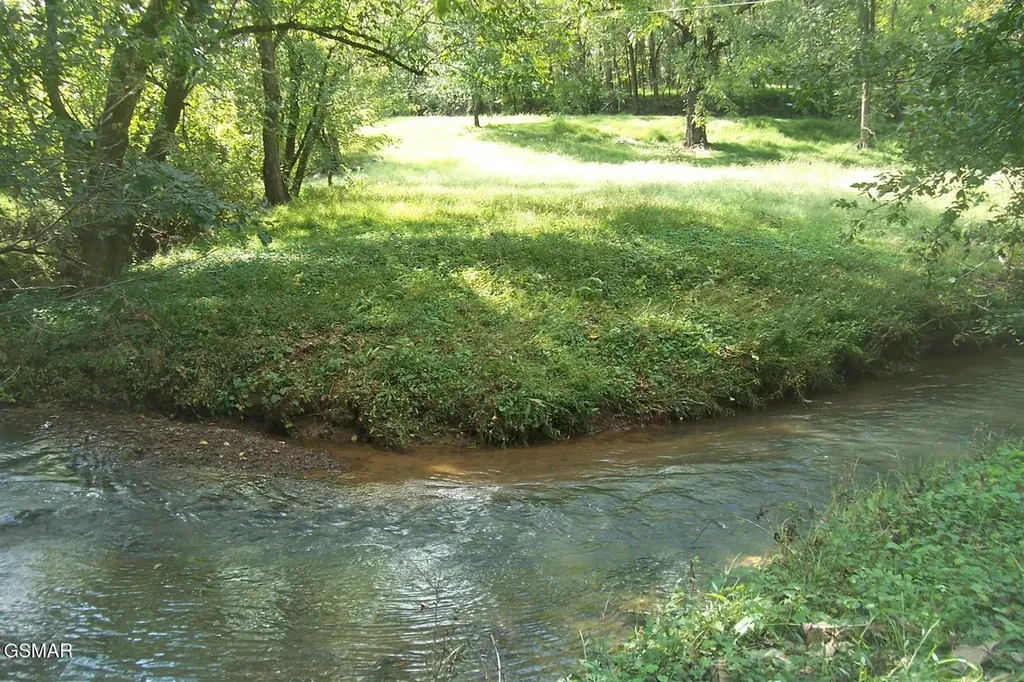 21 Chapman Highway Seymour TN 37865