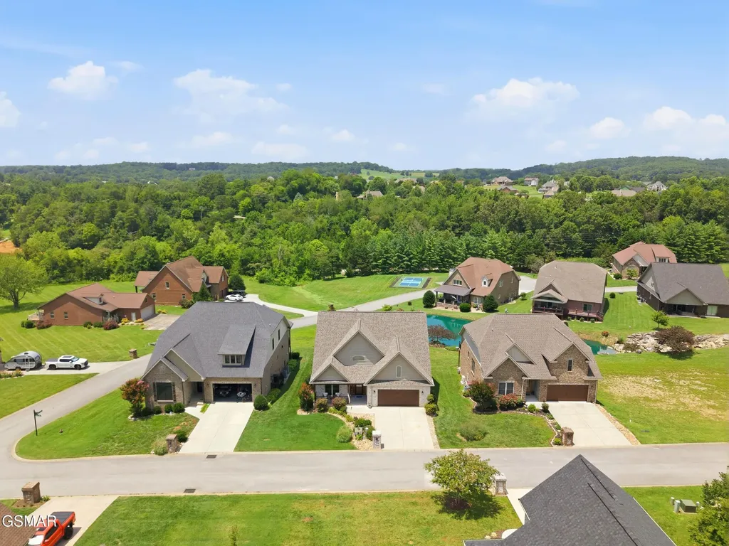 705 Waters Edge Dandridge TN 37725