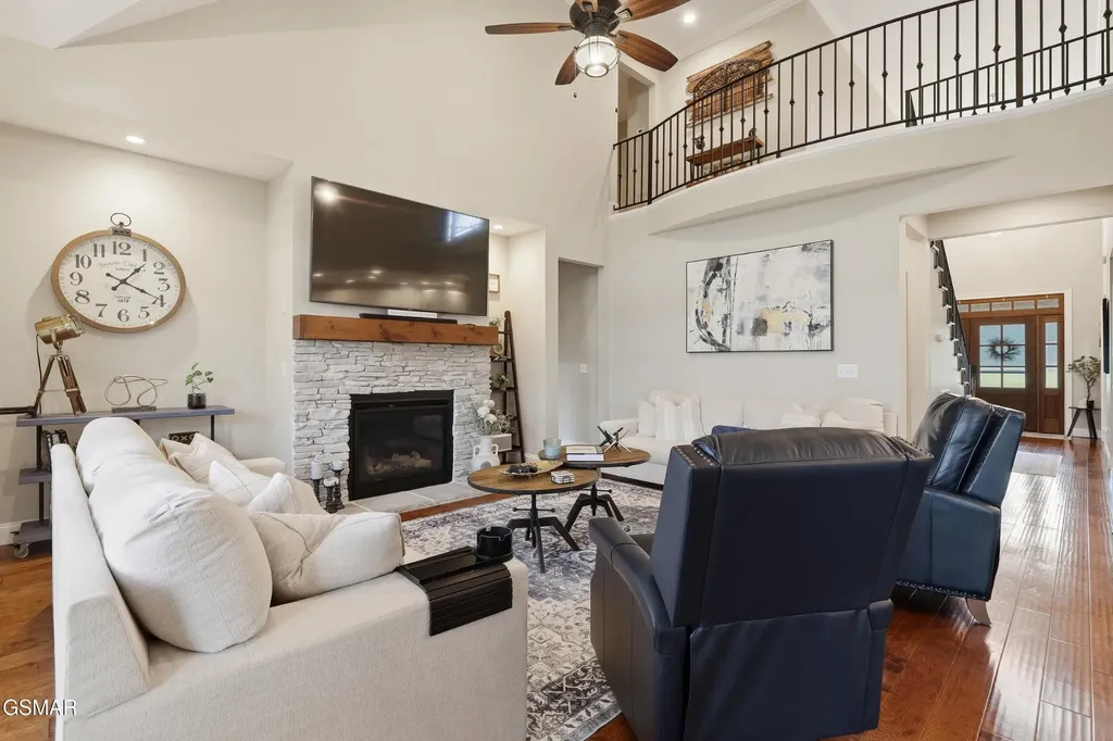 705 Waters Edge Dandridge TN 37725