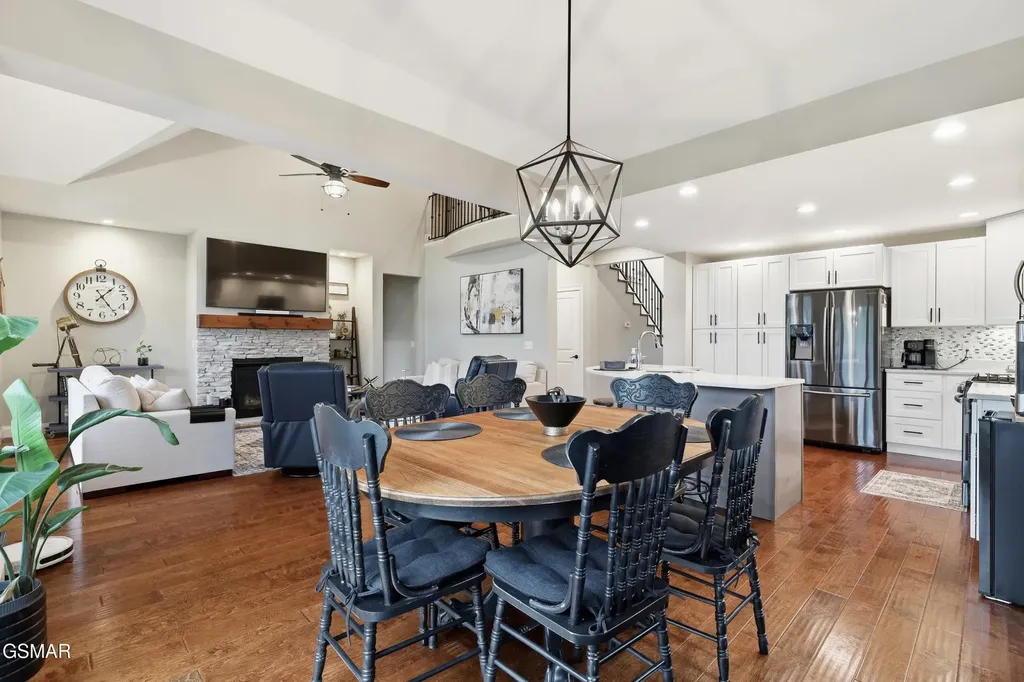 705 Waters Edge Dandridge TN 37725