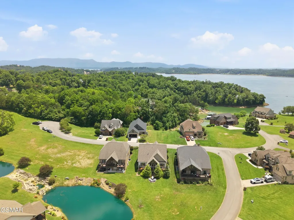 705 Waters Edge Dandridge TN 37725