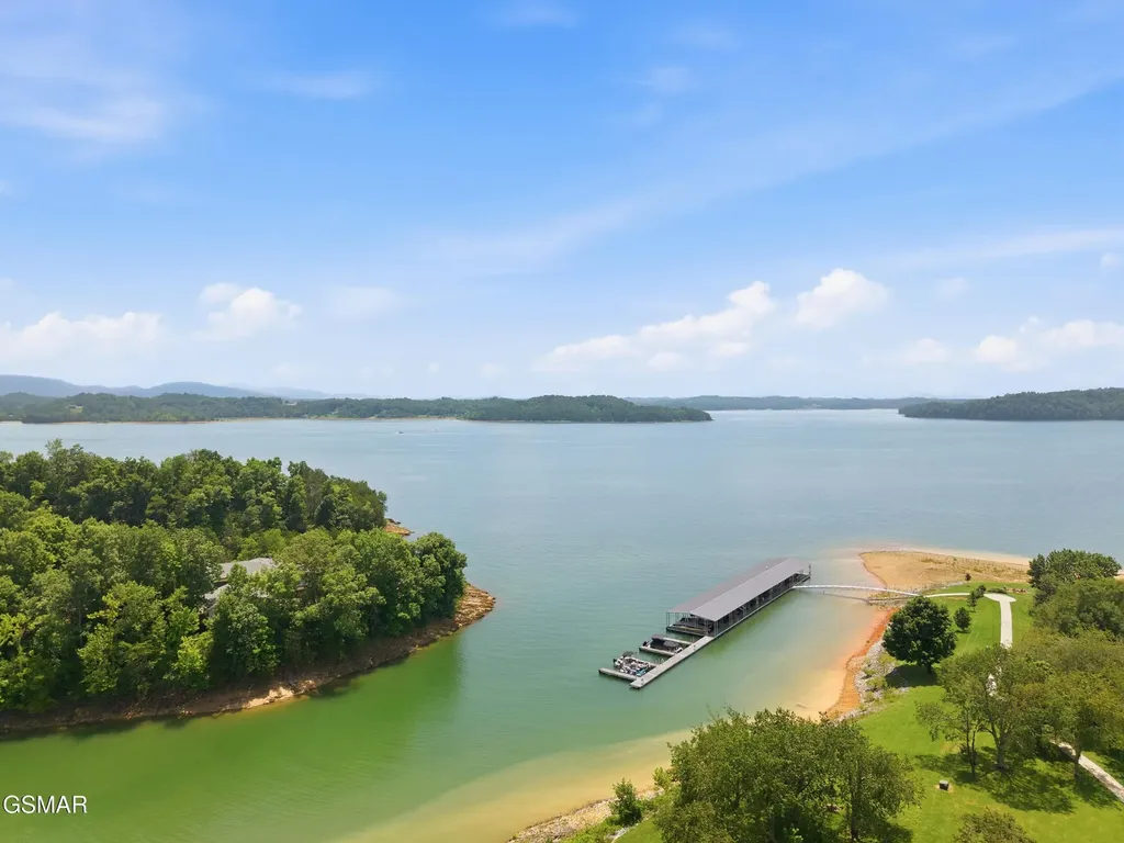 705 Waters Edge Dandridge TN 37725