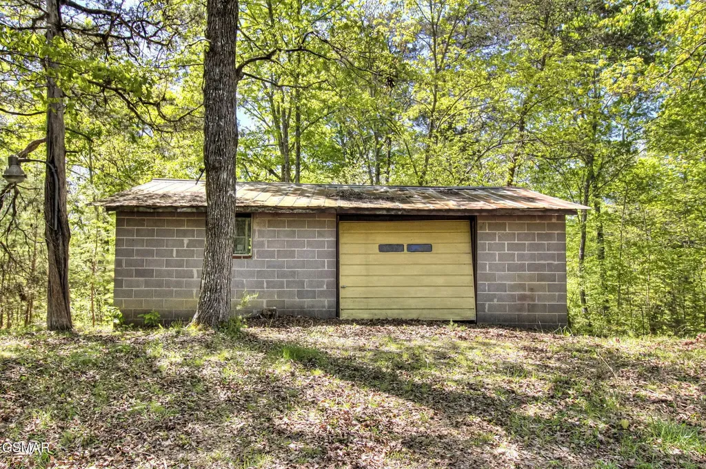 1909 Cheyene Trail Dandridge TN 37725