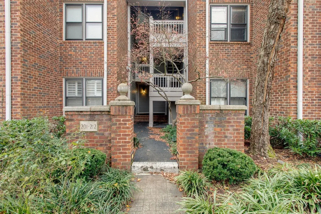 209 Ashlawn Court Nashville TN 37215