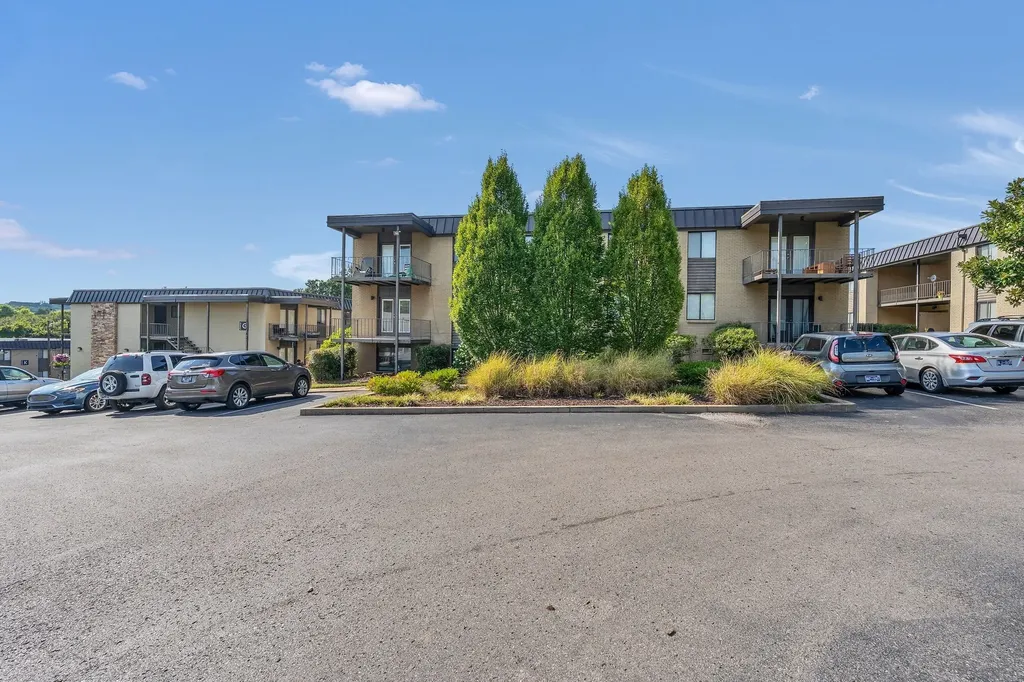 6680 Charlotte Pike Nashville TN 37209