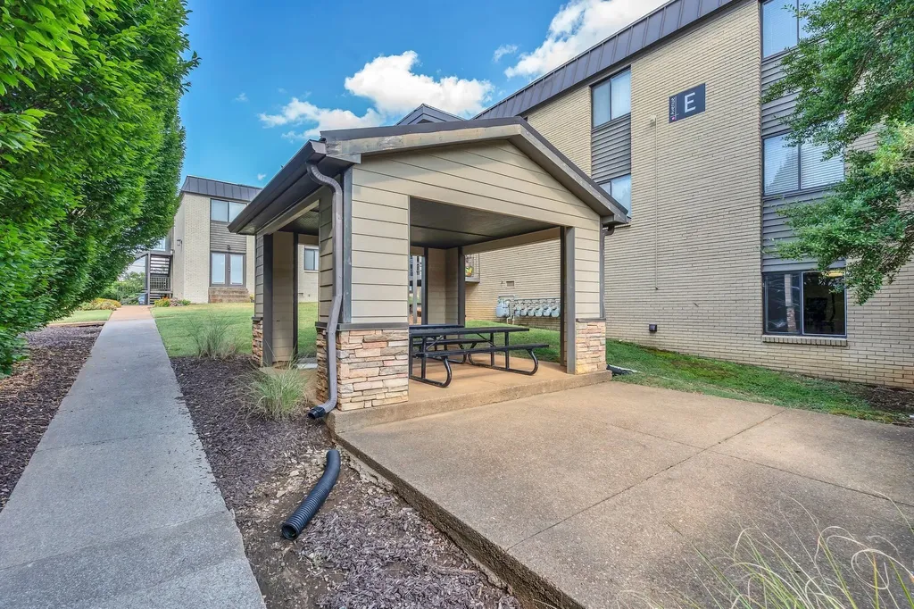 6680 Charlotte Pike Nashville TN 37209