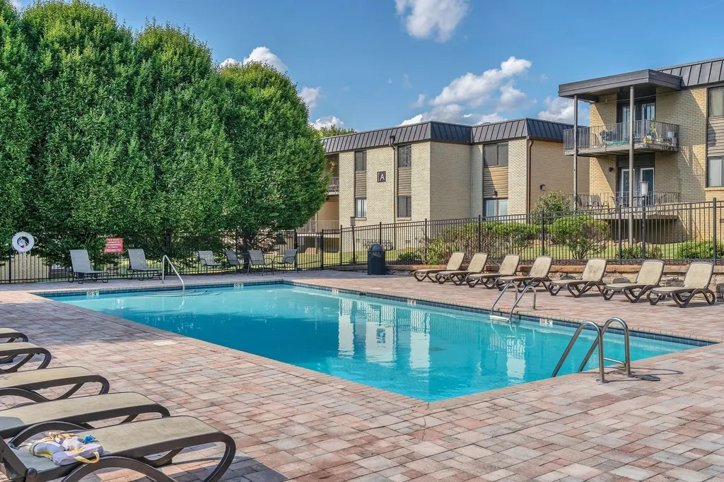 6680 Charlotte Pike Nashville TN 37209