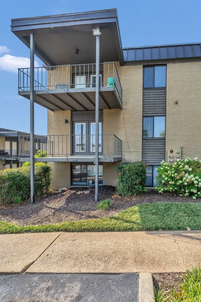 6680 Charlotte Pike Nashville TN 37209