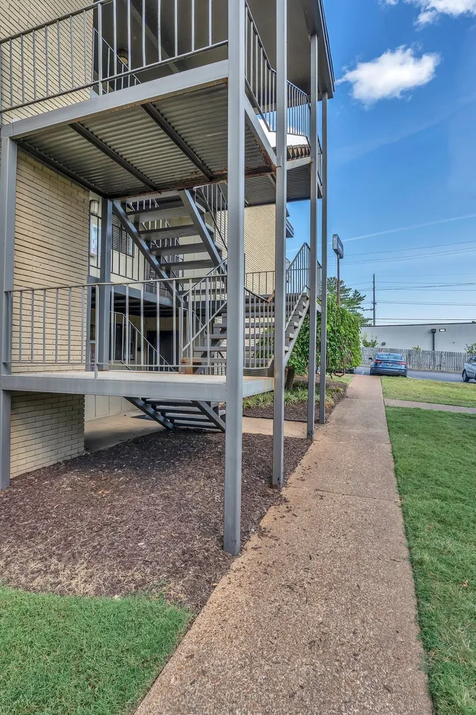 6680 Charlotte Pike Nashville TN 37209