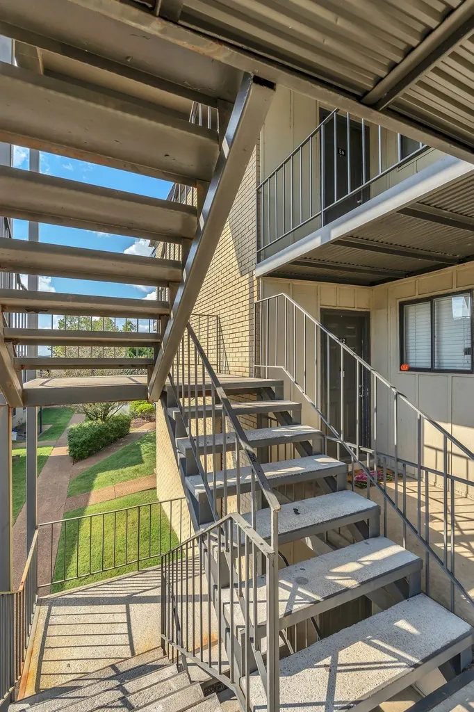 6680 Charlotte Pike Nashville TN 37209