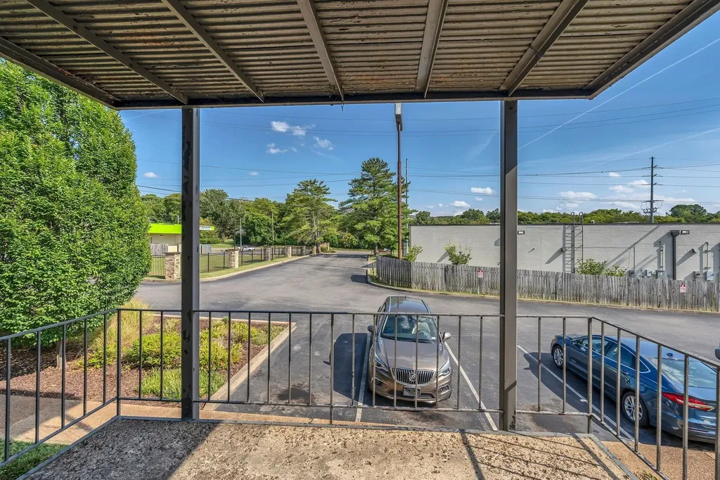6680 Charlotte Pike Nashville TN 37209