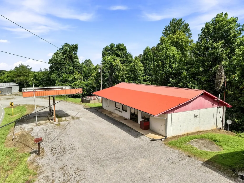 4111 Jefferson Road Smithville TN 37166