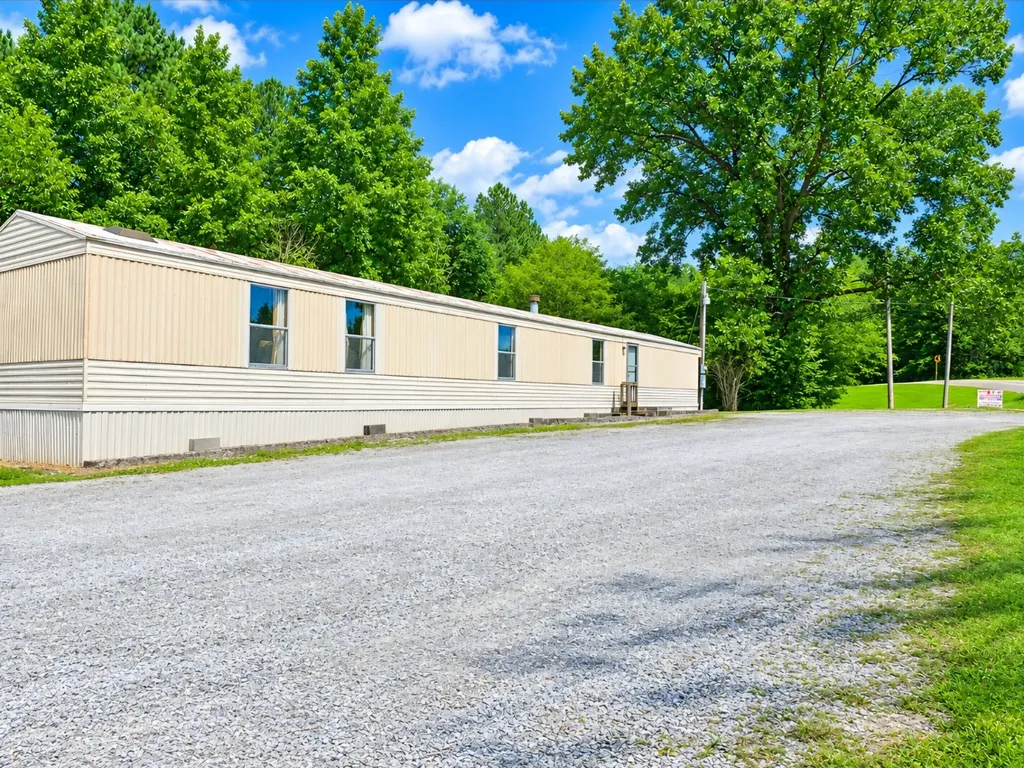 4111 Jefferson Road Smithville TN 37166