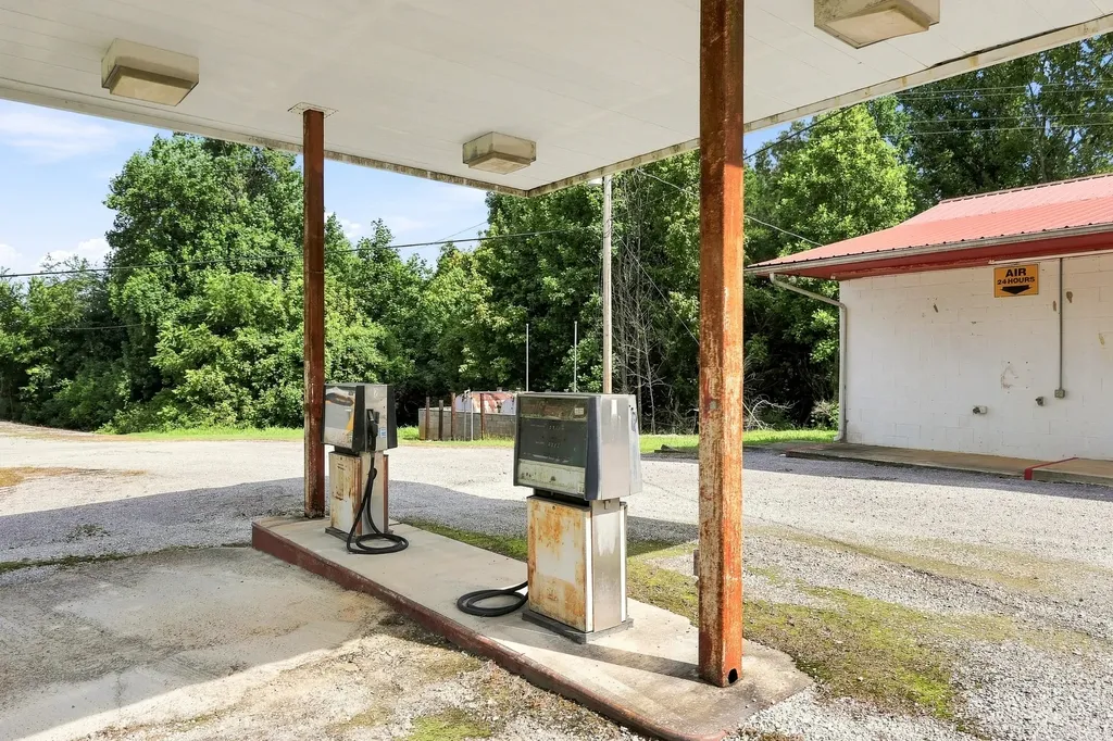 4111 Jefferson Road Smithville TN 37166