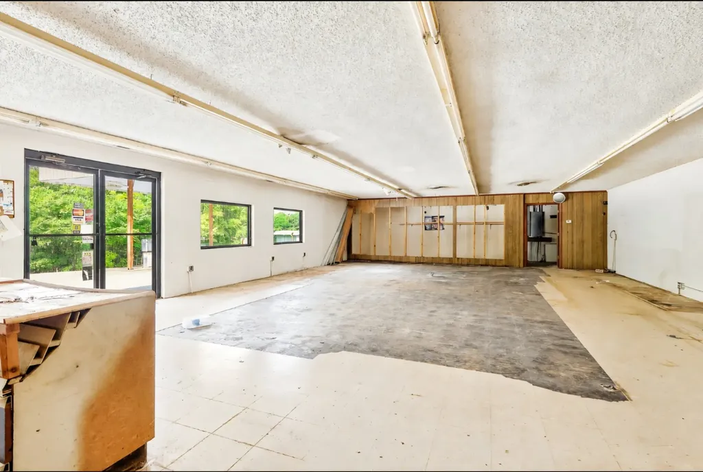 4111 Jefferson Road Smithville TN 37166