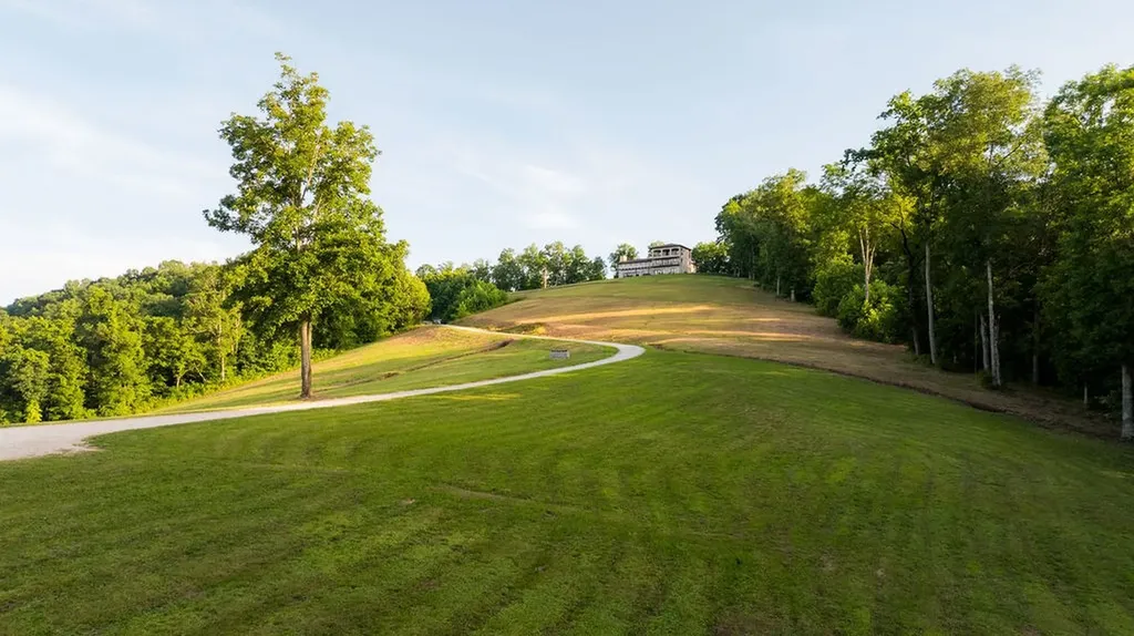 66 Shawnokee Trail Charlotte TN 37036