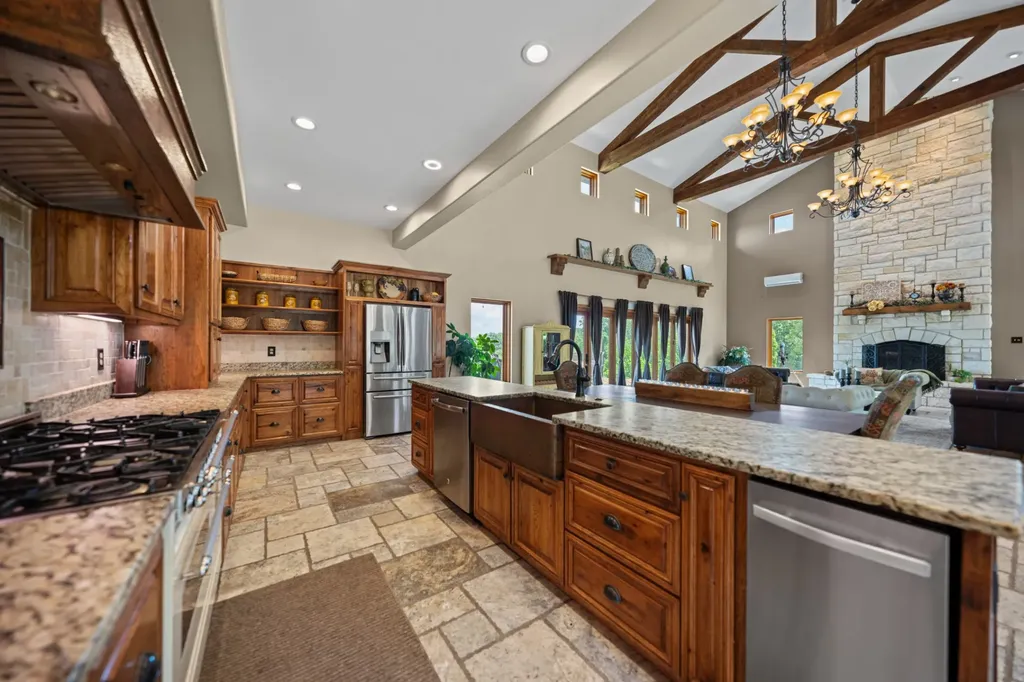 66 Shawnokee Trail Charlotte TN 37036