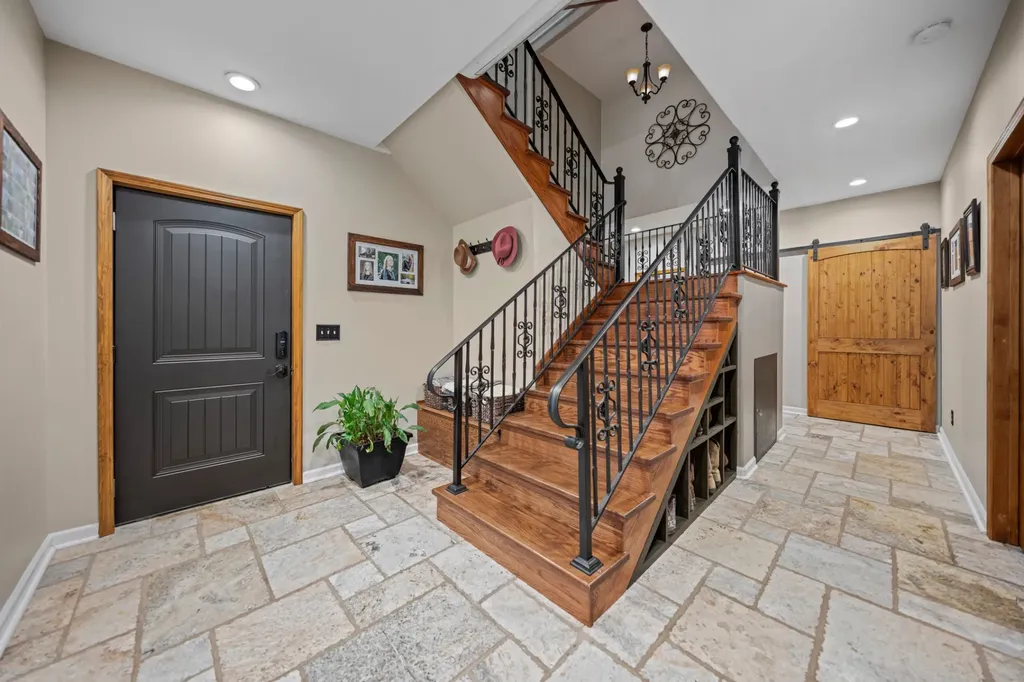66 Shawnokee Trail Charlotte TN 37036