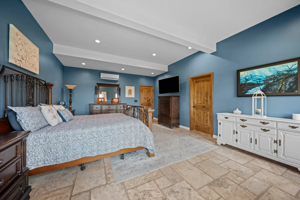 66 Shawnokee Trail Charlotte TN 37036
