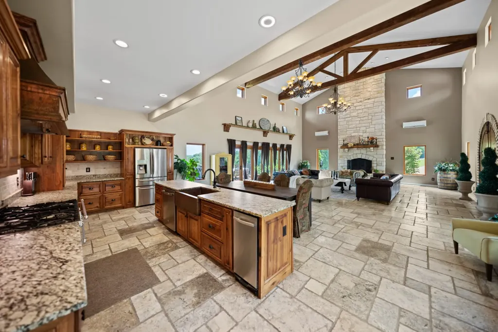 66 Shawnokee Trail Charlotte TN 37036