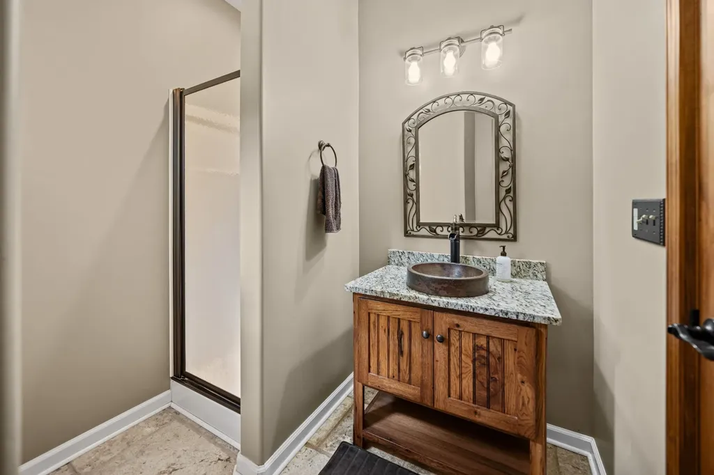 66 Shawnokee Trail Charlotte TN 37036
