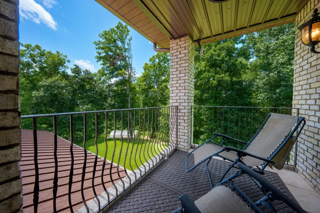 66 Shawnokee Trail Charlotte TN 37036