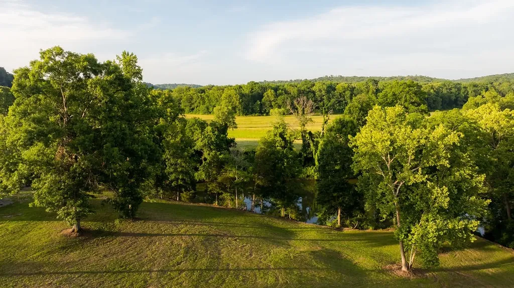 66 Shawnokee Trail Charlotte TN 37036